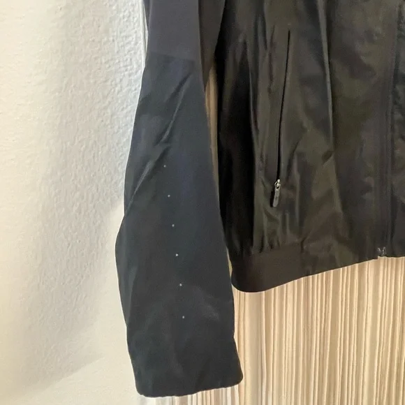 lululemon black light zip up - Picture 2 of 3